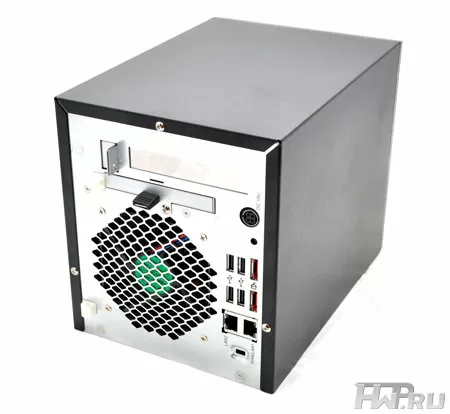 Вид сзади Thecus N4200 Pro