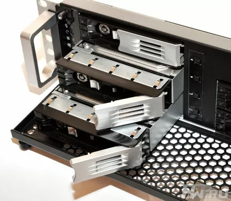 Лицевая панель Thecus N8800+