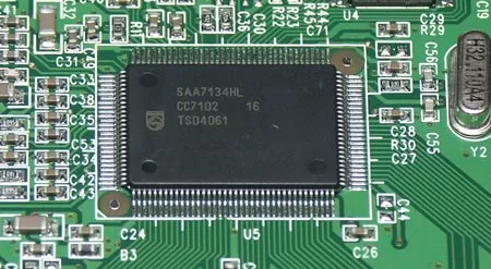 Чип Philips SAA7134HL