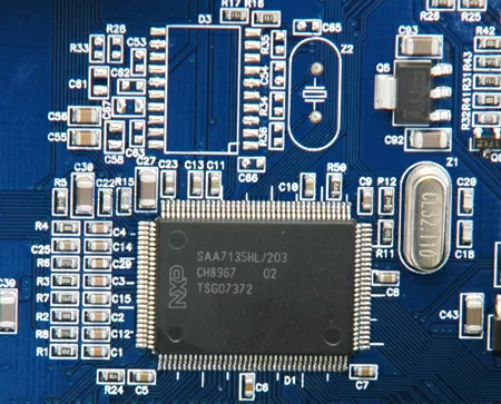 Чип NXP SAA7135HL/203