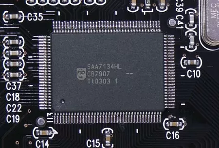 Чип Philips SAA7134HL