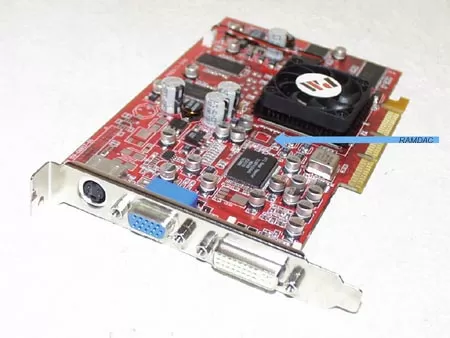 Стрелкой указано расположение RAMDAC