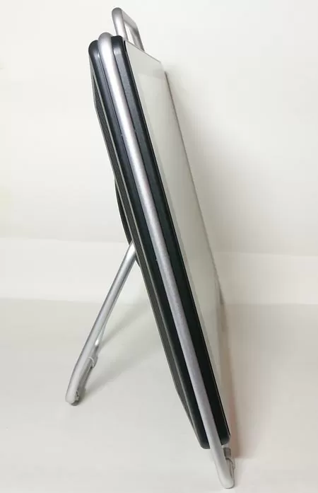 Дизайн LCD монитора Shuttle XP17 вид сбоку