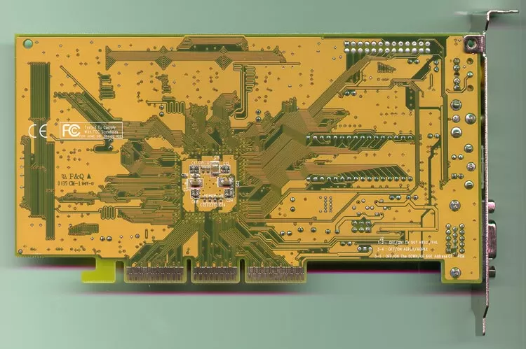 ECS SiS 315 сзади