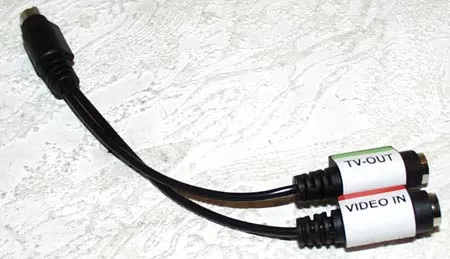 Кабель-разветвитель ТВ-выход / Видео-вход